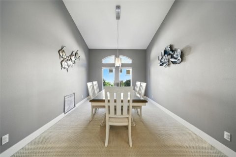House in University Park, Florida 2 bedrooms, 170.1 sq.m. № 1908643 - photo 20