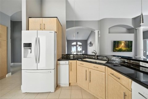 House in University Park, Florida 2 bedrooms, 170.1 sq.m. № 1908643 - photo 17