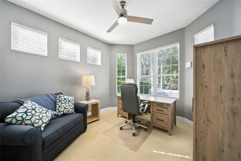 House in University Park, Florida 2 bedrooms, 170.1 sq.m. № 1908643 - photo 10