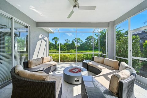 House in University Park, Florida 2 bedrooms, 170.1 sq.m. № 1908643 - photo 7
