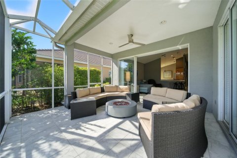 House in University Park, Florida 2 bedrooms, 170.1 sq.m. № 1908643 - photo 8
