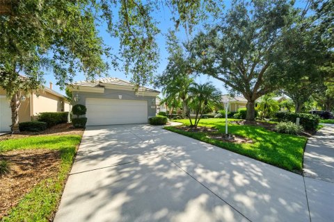 House in University Park, Florida 2 bedrooms, 170.1 sq.m. № 1908643 - photo 2