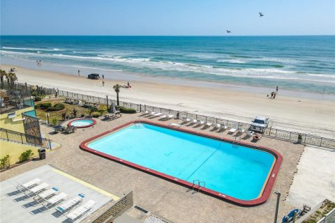 Condo in Daytona Beach, Florida, 4 rooms  № 1724750 - photo 28