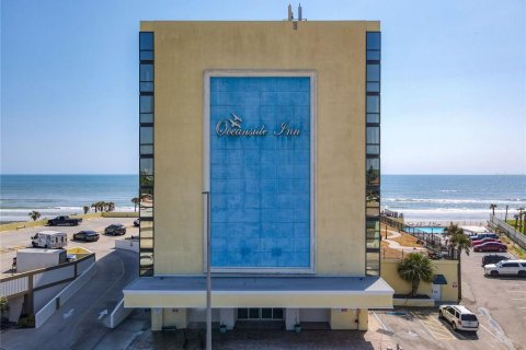 Condo in Daytona Beach, Florida, 4 rooms  № 1724750 - photo 21