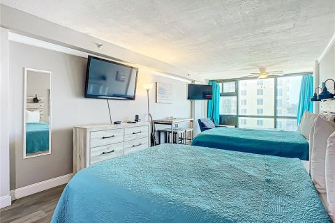 Condo in Daytona Beach, Florida, 4 rooms  № 1724750 - photo 11