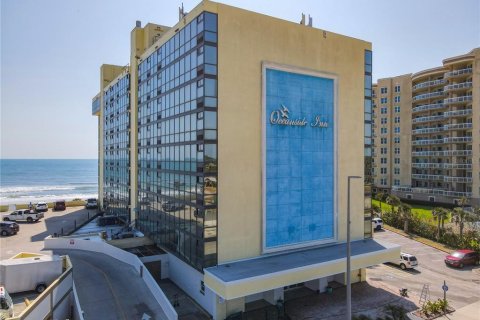 Condo in Daytona Beach, Florida, 4 rooms  № 1724750 - photo 22