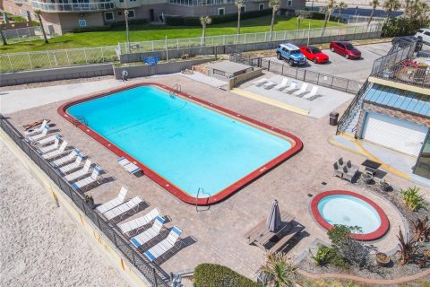 Condo in Daytona Beach, Florida, 4 rooms  № 1724750 - photo 5