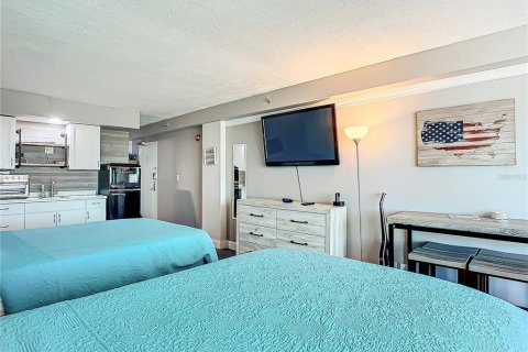 Condo in Daytona Beach, Florida, 4 rooms  № 1724750 - photo 10