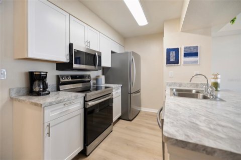 Condo in Kissimmee, Florida, 3 bedrooms  № 2368679 - photo 7