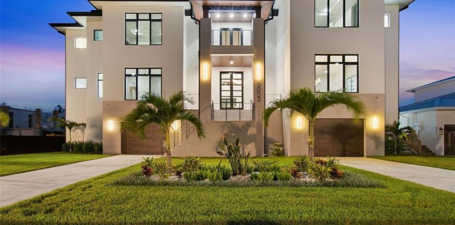 Villa ou maison à Tampa, Floride 5 chambres, 649.94 m2 № 2398973