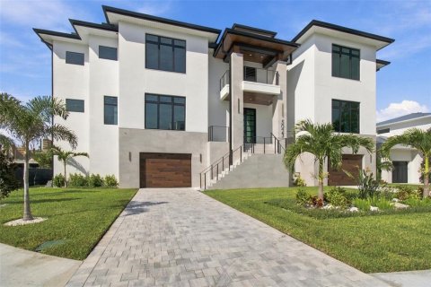 Villa ou maison à vendre à Tampa, Floride: 5 chambres, 649.94 m2 № 2398973 - photo 14