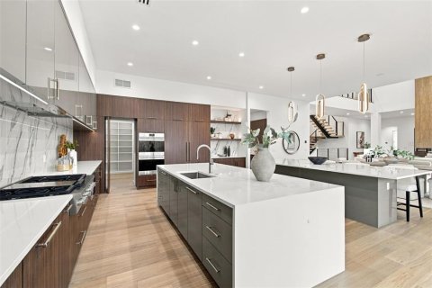 Villa ou maison à vendre à Tampa, Floride: 5 chambres, 649.94 m2 № 2398973 - photo 24