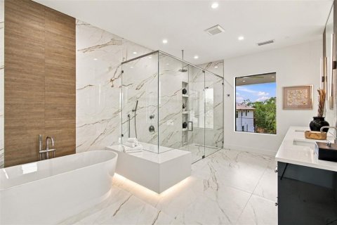 Villa ou maison à vendre à Tampa, Floride: 5 chambres, 649.94 m2 № 2398973 - photo 10