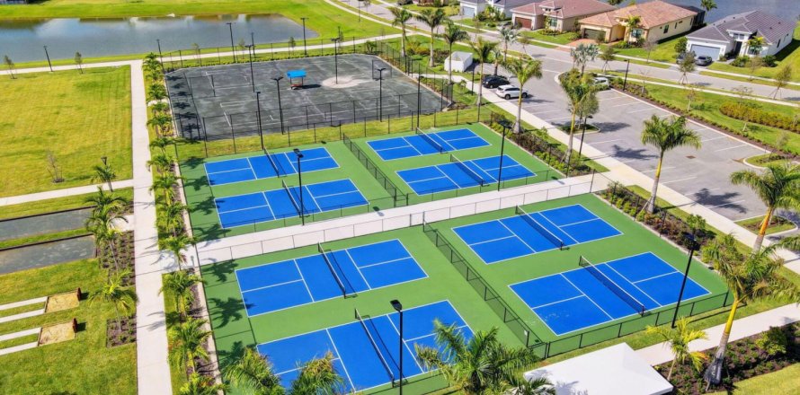 House in Westlake, Florida 3 bedrooms, 178.28 sq.m. № 1171412