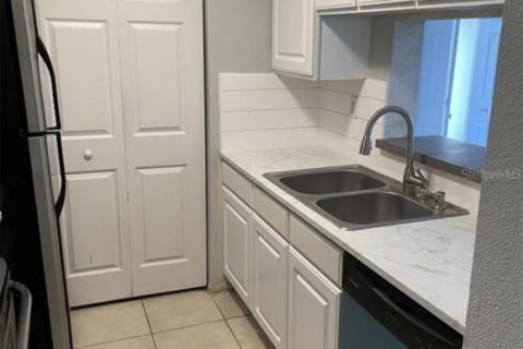 Copropriété à louer à Casselberry, Floride: 3 chambres, 91.6 m2 № 2425340 - photo 8
