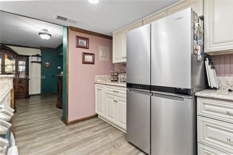 Condo in Hollywood, Florida, 2 bedrooms  № 2068265 - photo 19