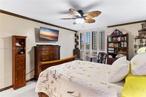 Condo in Hollywood, Florida, 2 bedrooms  № 2068265 - photo 23