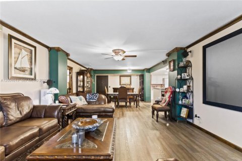 Condo in Hollywood, Florida, 2 bedrooms  № 2068265 - photo 9