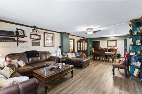 Condo in Hollywood, Florida, 2 bedrooms  № 2068265 - photo 12