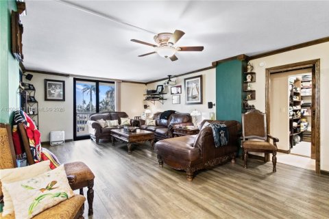 Condo in Hollywood, Florida, 2 bedrooms  № 2068265 - photo 5