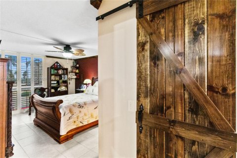 Condo in Hollywood, Florida, 2 bedrooms  № 2068265 - photo 21