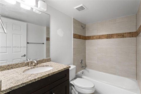 Снять в аренду кондоминиум в Коконат Крик, Флорида 2 спальни, 104.98м2, № 2010126 - фото 6