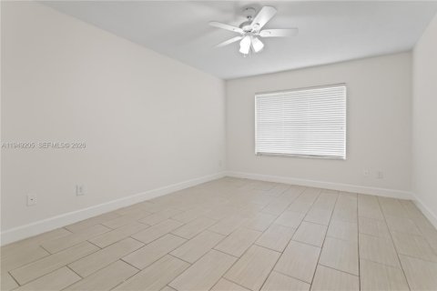 Снять в аренду кондоминиум в Коконат Крик, Флорида 2 спальни, 104.98м2, № 2010126 - фото 9