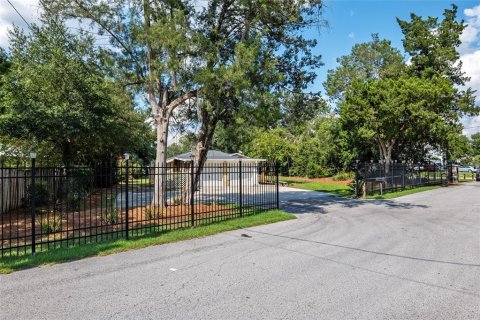 House in Summerfield, Florida 3 bedrooms, 217.11 sq.m. № 1582081 - photo 4