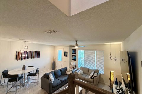 Touwnhouse à vendre à Kissimmee, Floride: 3 chambres, 148.92 m2 № 2347299 - photo 17