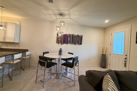 Touwnhouse à vendre à Kissimmee, Floride: 3 chambres, 148.92 m2 № 2347299 - photo 12