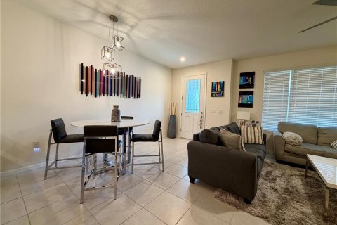 Touwnhouse à vendre à Kissimmee, Floride: 3 chambres, 148.92 m2 № 2347299 - photo 11