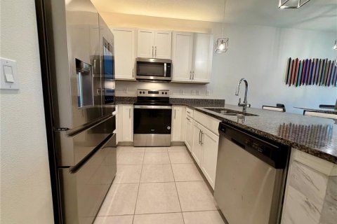 Touwnhouse à vendre à Kissimmee, Floride: 3 chambres, 148.92 m2 № 2347299 - photo 10