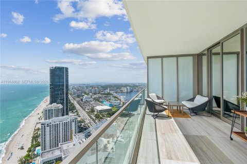 Condominio en alquiler en Sunny Isles Beach, Florida, 4 dormitorios, 249.16 m2 № 2053127 - foto 2