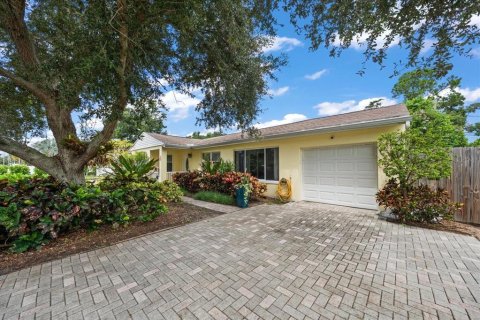 House in Dunedin, Florida 3 bedrooms, 175.49 sq.m. № 2418754 - photo 3