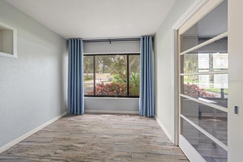 House in Dunedin, Florida 3 bedrooms, 175.49 sq.m. № 2418754 - photo 8