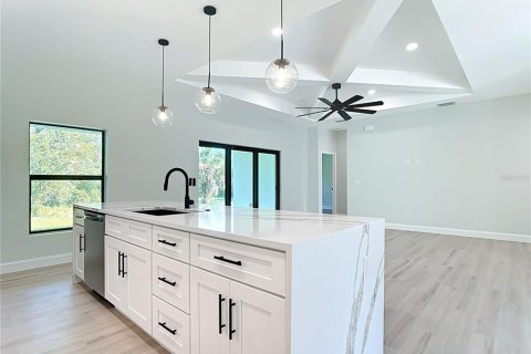 House in Port Charlotte, Florida 3 bedrooms, 151.43 sq.m. № 1866969 - photo 21