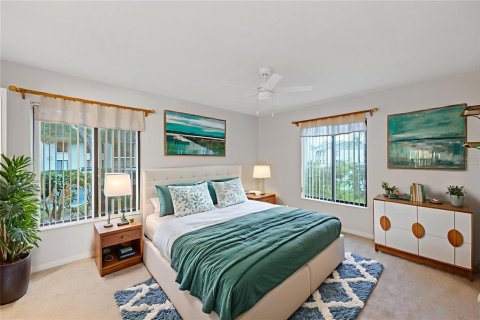 Condo in Palm Harbor, Florida, 2 bedrooms  № 1911277 - photo 12