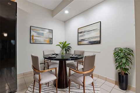 Condo in Palm Harbor, Florida, 2 bedrooms  № 1911277 - photo 6