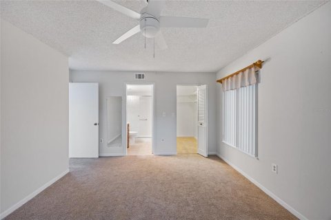 Condo in Palm Harbor, Florida, 2 bedrooms  № 1911277 - photo 11