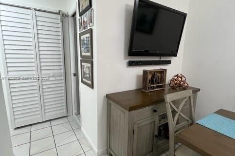 Снять в аренду квартиру в Майами, Флорида 2 спальни, 70.61м2, № 1989584 - фото 16