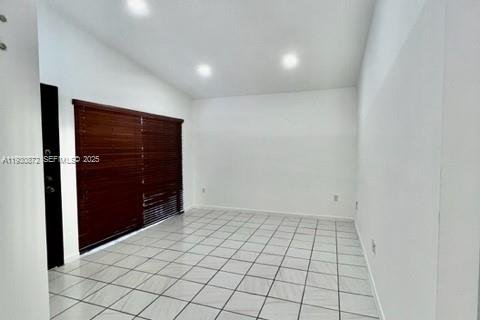 Снять в аренду квартиру в Майами, Флорида 2 спальни, 70.61м2, № 1989584 - фото 7