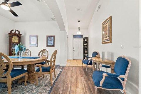 Villa ou maison à vendre à Winter Haven, Floride: 2 chambres, 173.82 m2 № 2419595 - photo 3