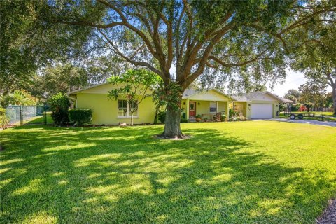 House in Cocoa, Florida 3 bedrooms, 229.47 sq.m. № 1803753 - photo 3