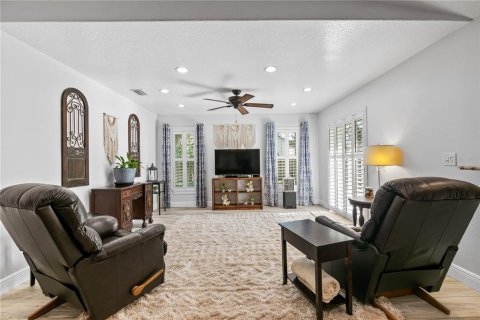 House in Cocoa, Florida 3 bedrooms, 229.47 sq.m. № 1803753 - photo 19