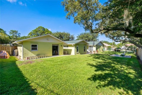 House in Cocoa, Florida 3 bedrooms, 229.47 sq.m. № 1803753 - photo 9