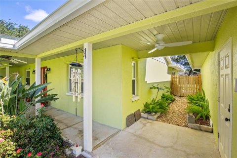 House in Cocoa, Florida 3 bedrooms, 229.47 sq.m. № 1803753 - photo 5