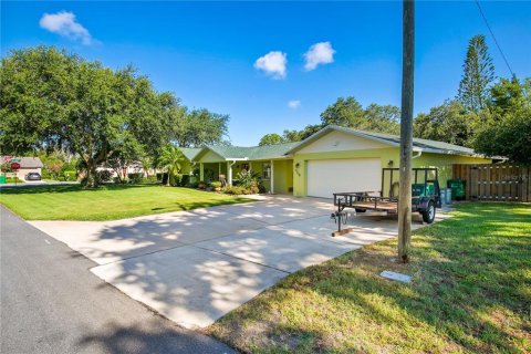 House in Cocoa, Florida 3 bedrooms, 229.47 sq.m. № 1803753 - photo 4