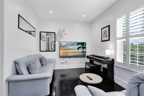 Commercial property in Winter Park, Florida 6 bedrooms, 212.19 sq.m. № 1525335 - photo 30