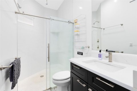 Commercial property in Winter Park, Florida 6 bedrooms, 212.19 sq.m. № 1525335 - photo 16