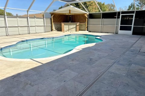 House in Tampa, Florida 6 bedrooms, 186.92 sq.m. № 1929537 - photo 6